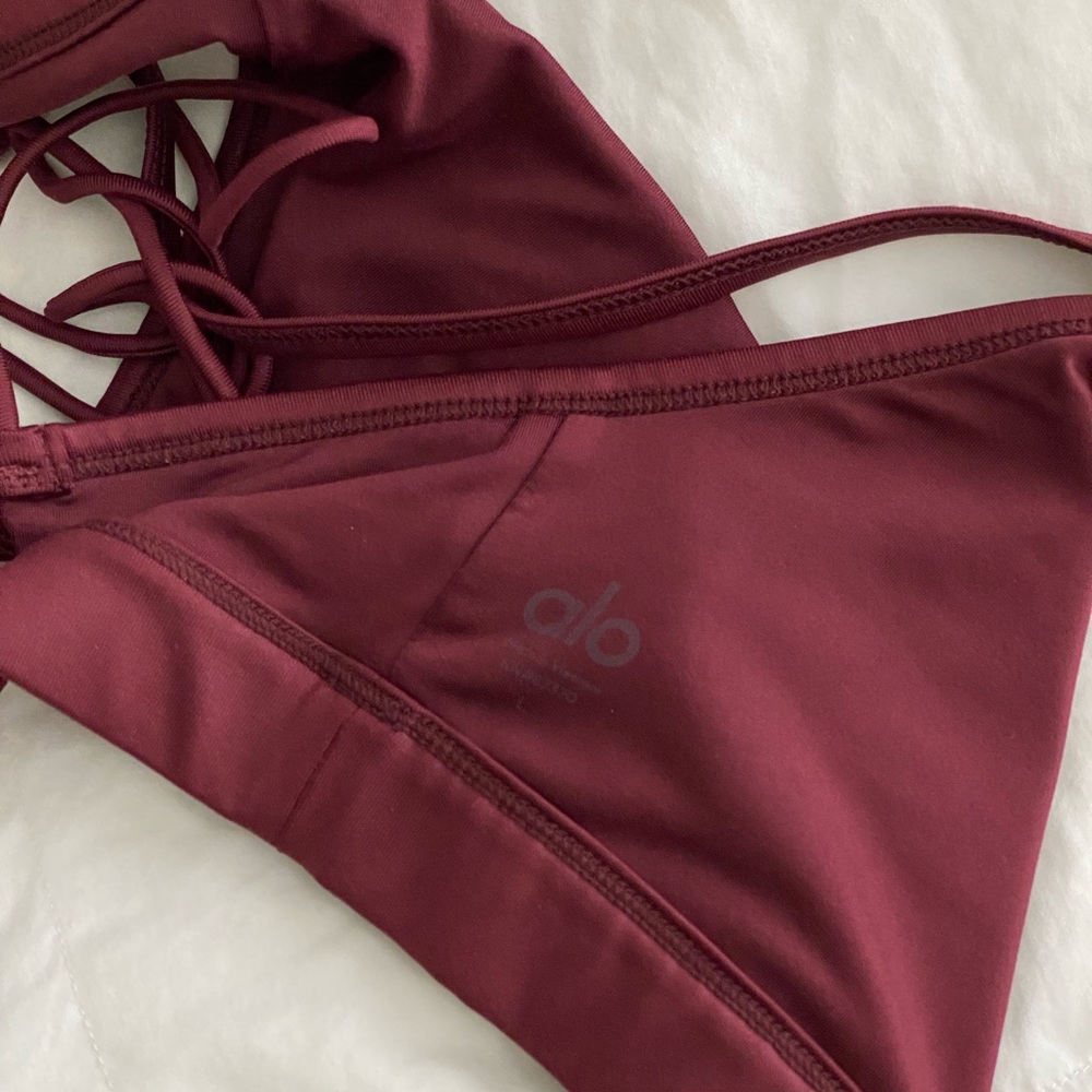 ALO Yoga Burgundy Strappy Sports Bra - Picture 3 of 3